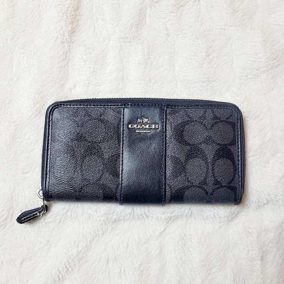 Coach | Signature Wallet - Picture 2 of 5